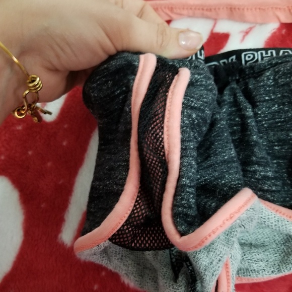 Set - Picture 2 of 4